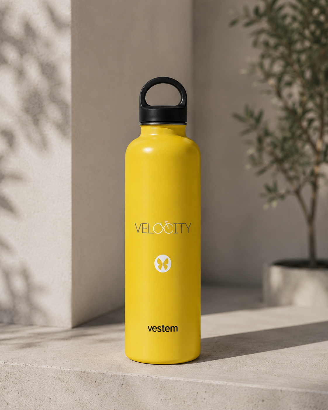Garrafa amarela Velocity com identidade Vestem